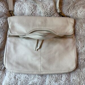 Fossil Hand Bag White Pebbled Leather Gold Hardware Foldover, adjustable strap